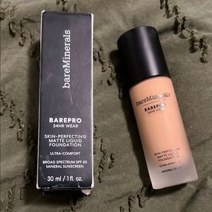 bareMinerals BAREPRO 24HR Wear Foundation - Tan
